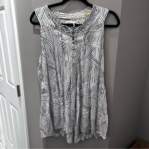 Anthropologie Floreat Black, Whitw & Gray Flowy Tank-8